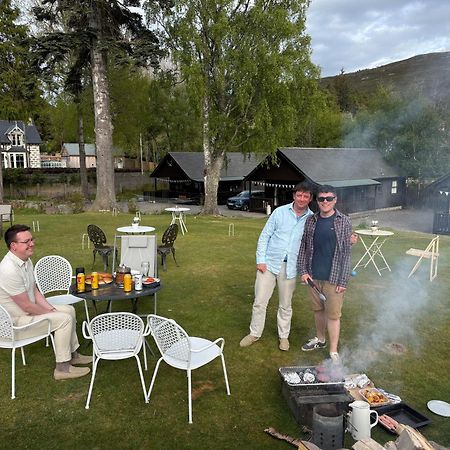 Braemar Lodge Cabins Not For Profit Exterior foto